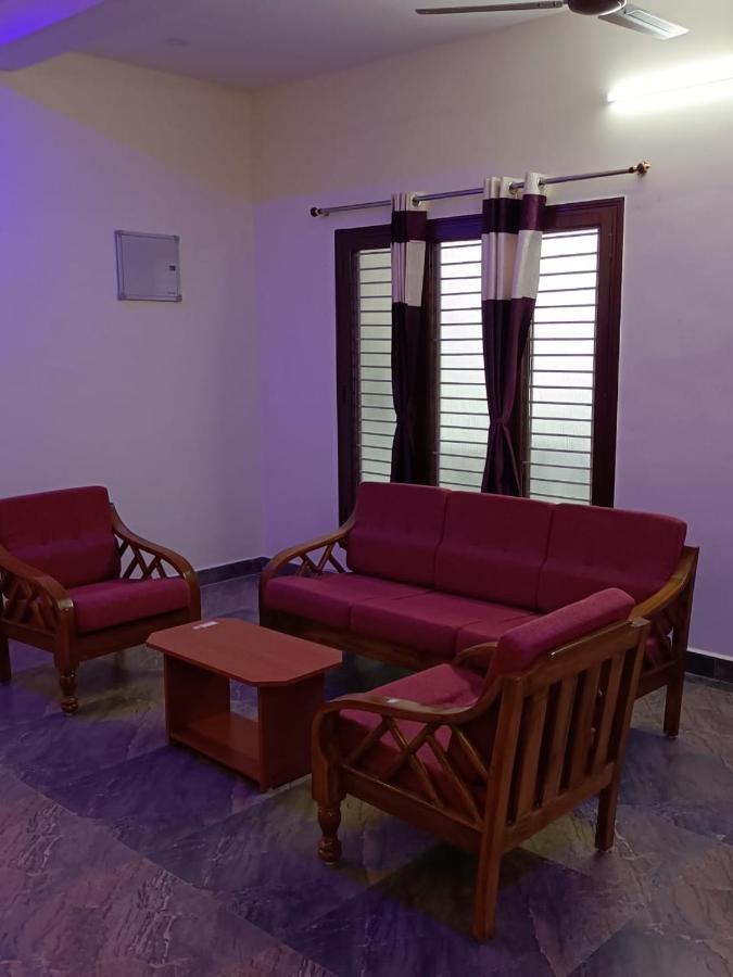 Doctor's Homestay Bed & Breakfast Tiruvannamalai